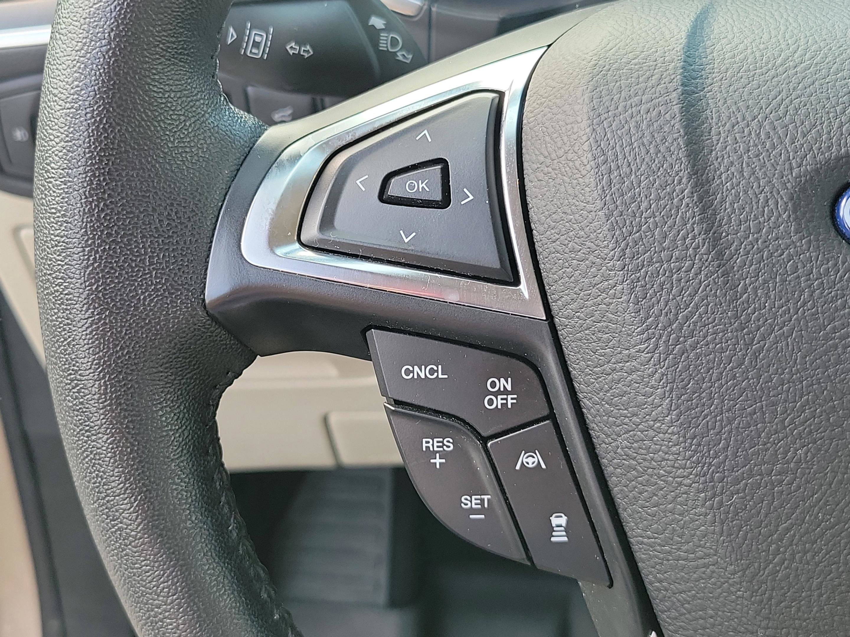 Used 2021 Ford Edge Titanium AWD/4WD image 30
