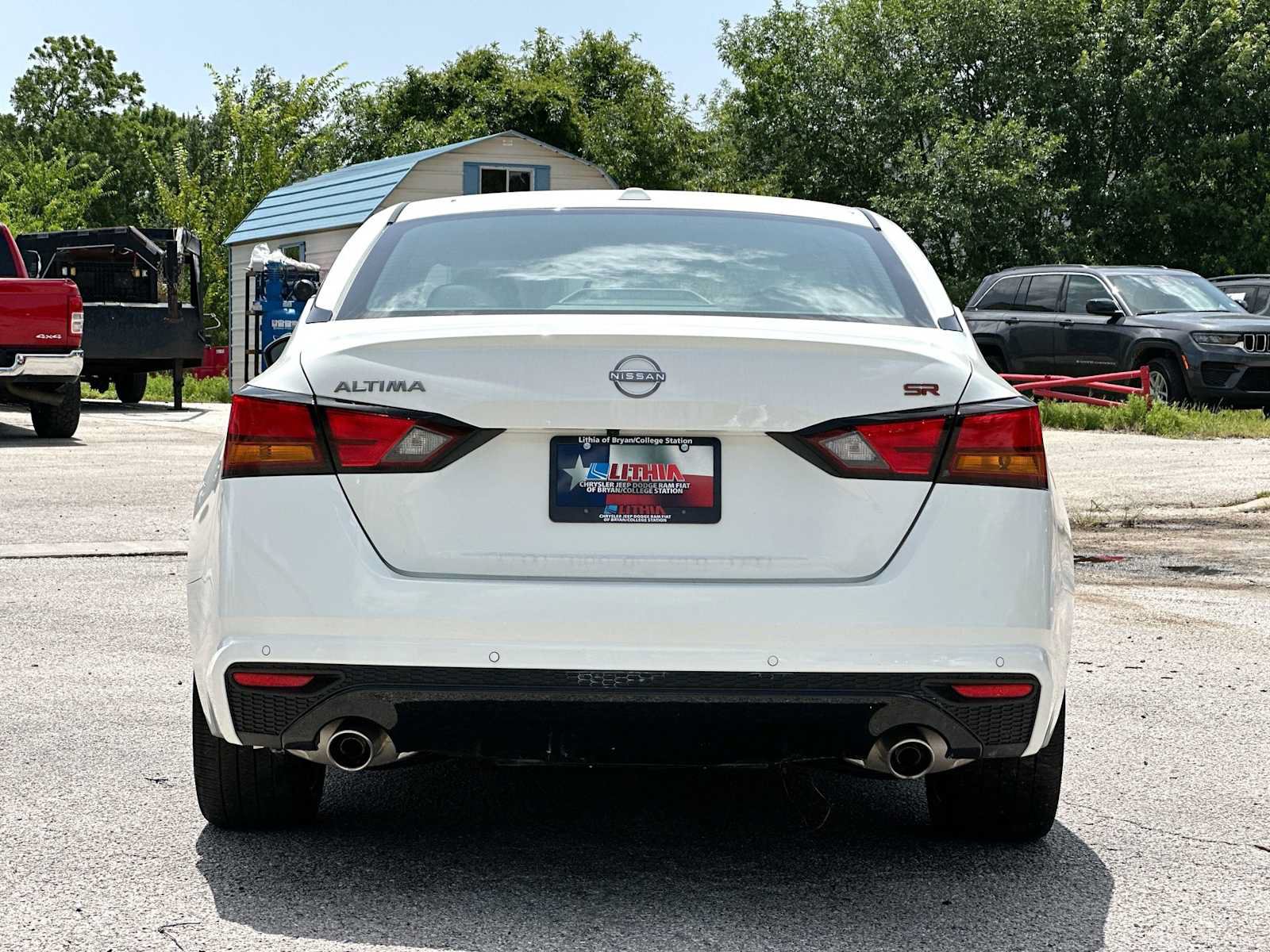 Used 2025 Nissan Altima 2.5 SR FWD image 14