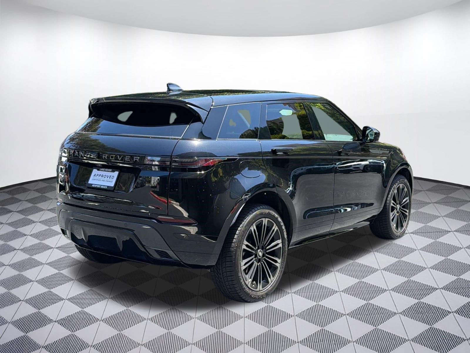 Used 2026 Land Rover Range Rover Evoque Dynamic SE AWD/4WD image 9