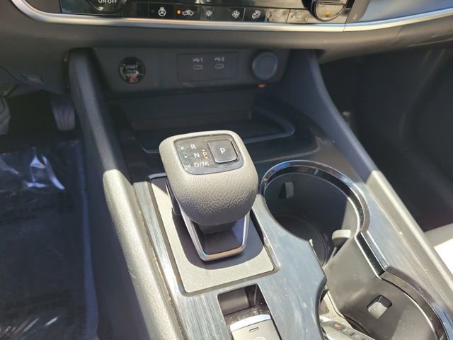 Used 2024 Nissan Rogue SV w/ SV Premium Package image 21