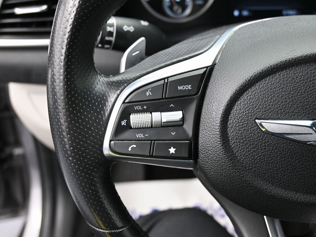 Used 2023 Genesis G70 2.0T image 18