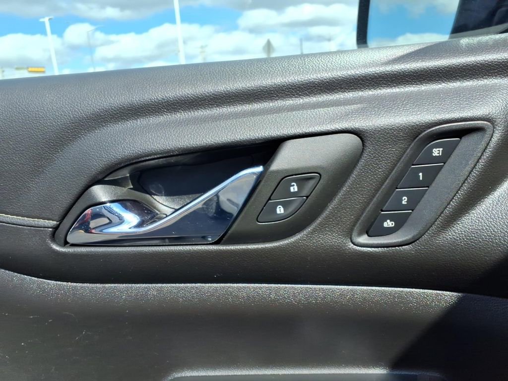 Used 2023 GMC Acadia Denali w/ Denali Ultimate Package image 15