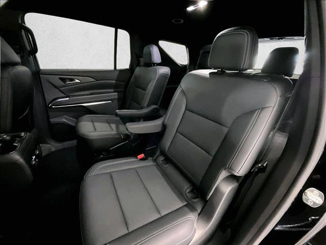 Used 2025 Chevrolet Traverse LT w/ Driver Confidence Package FWD image 28
