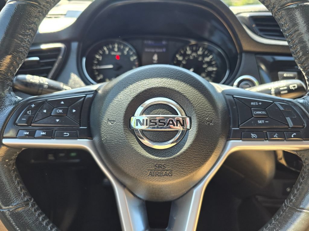 Used 2018 Nissan Rogue SV AWD/4WD image 23