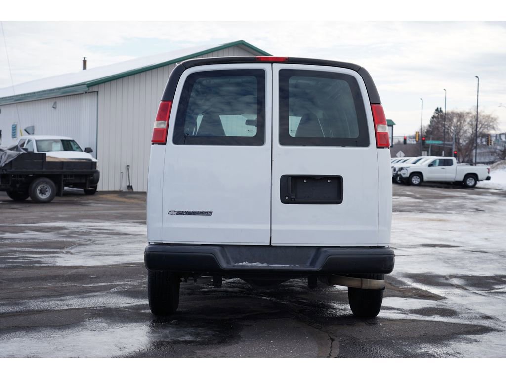 Used 2018 Chevrolet Express 2500 w/ Driver Convenience Package image 4