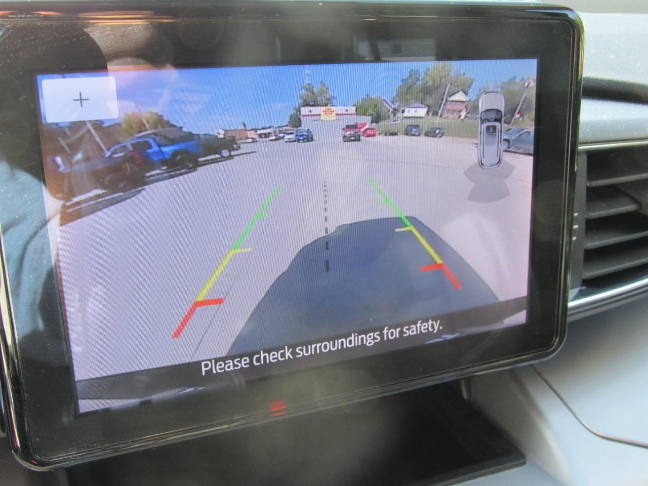 Used 2022 Ford Explorer XLT w/ Equipment Group 202A image 26