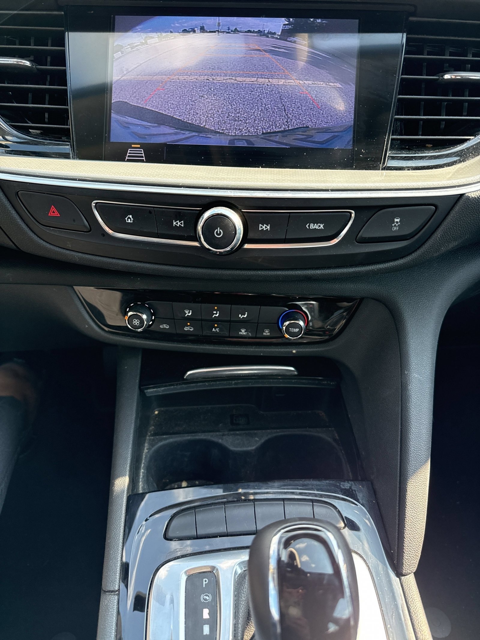 Used 2019 Buick Regal Preferred w/ Sights and Sounds Package FWD image 3