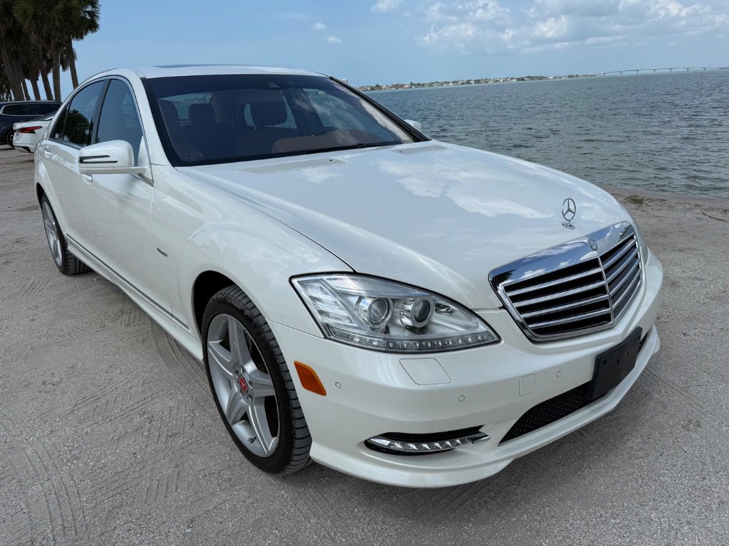 Used 2011 Mercedes-Benz S 400 w/ Sport Pkg image 10