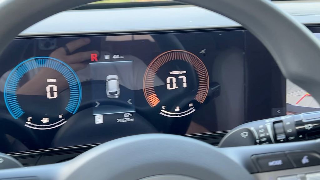 Certified 2025 Hyundai Kona SE image 24