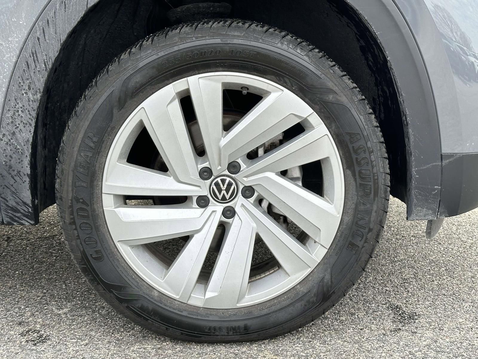 Used 2023 Volkswagen Atlas Cross Sport SE w/ Panoramic Sunroof Package image 7