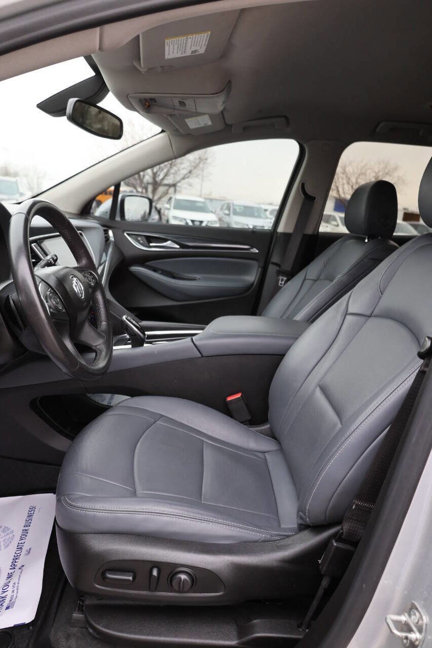 Used 2021 Buick Enclave Essence AWD/4WD image 13