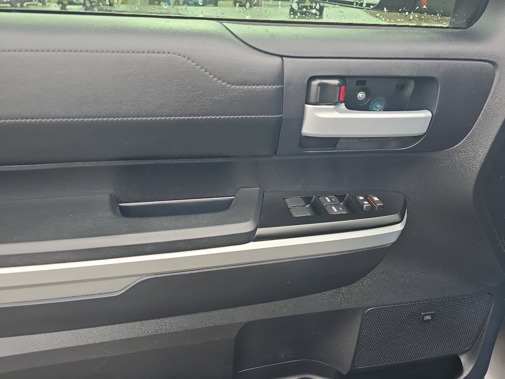 Used 2015 Toyota Tundra Limited w/ Limited Premium Package AWD/4WD image 11