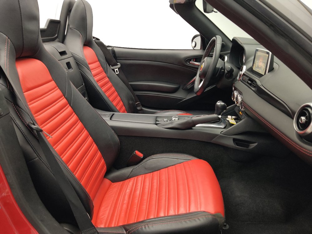 Used 2017 FIAT 124 Spider Abarth RWD image 19