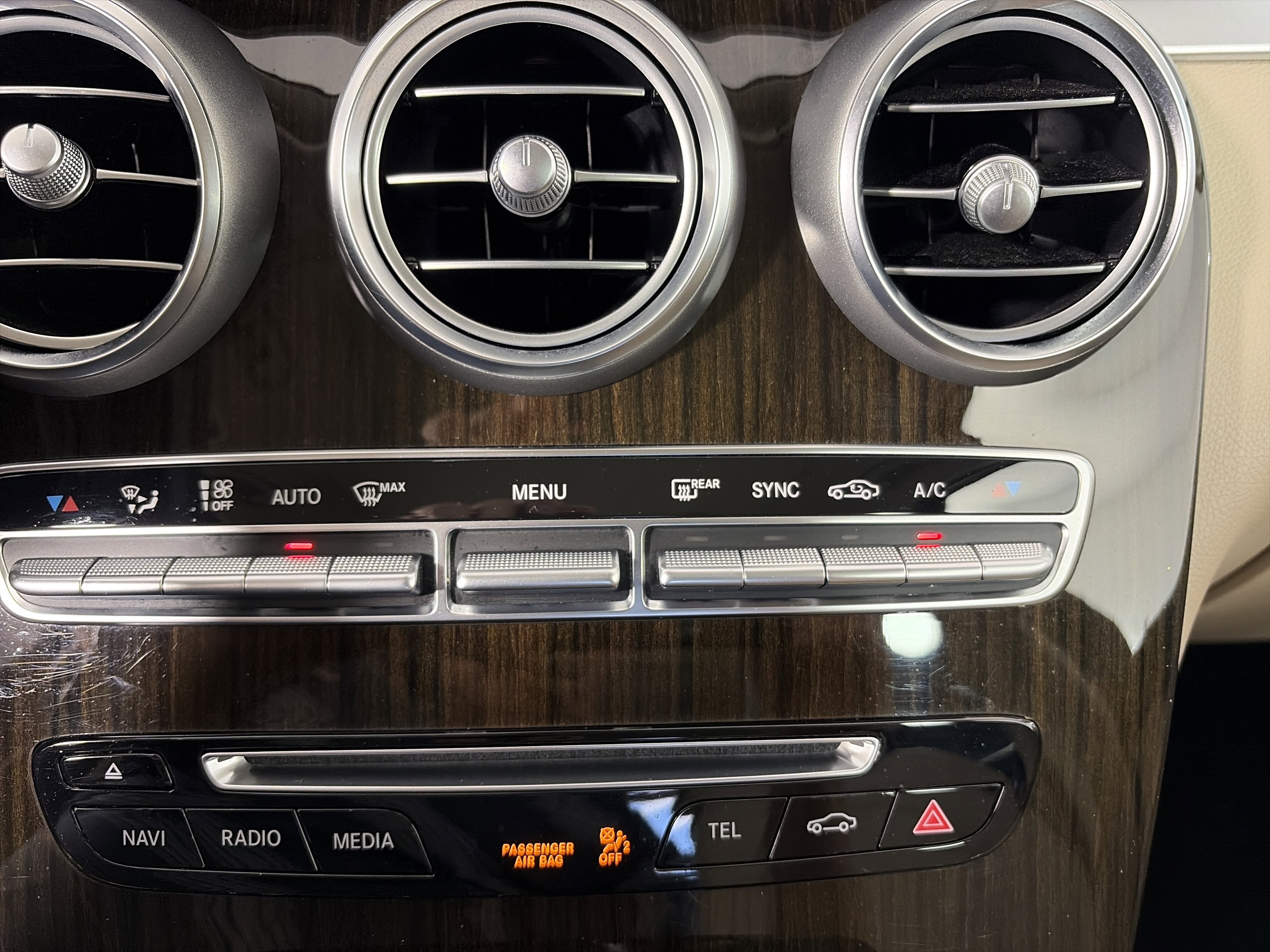 Used 2019 Mercedes-Benz GLC 300 4MATIC image 25