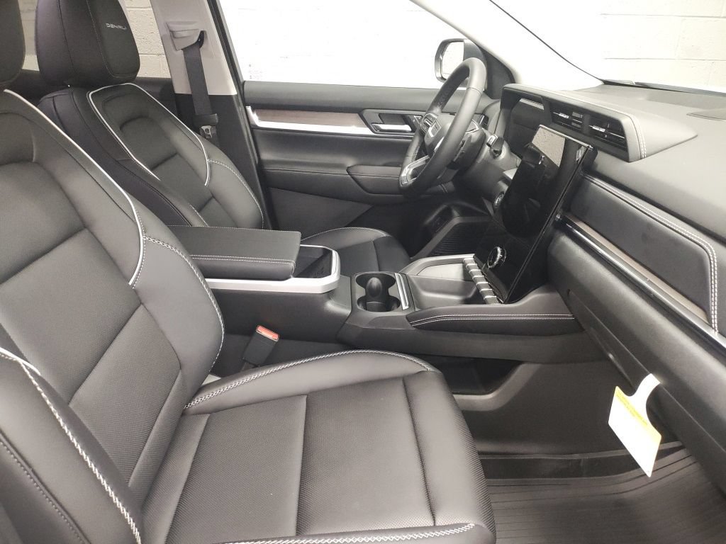 New 2027 GMC Terrain Denali w/ LPO, Floor Liner Package AWD/4WD image 7