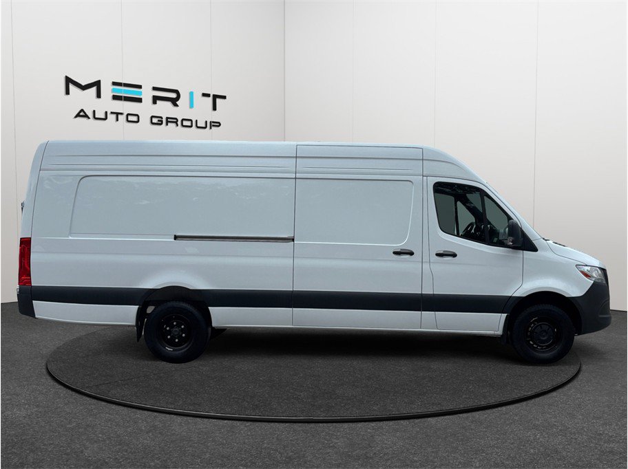 Used 2025 Mercedes-Benz Sprinter 3500 170 Extended Cargo image 10