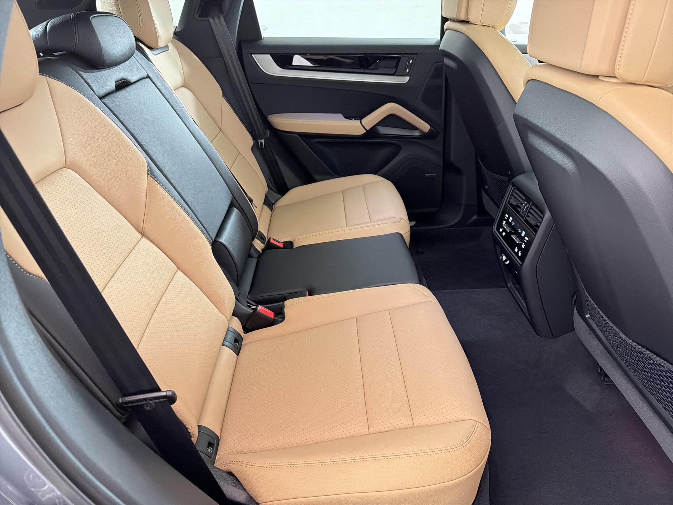 New 2026 Porsche Cayenne image 33