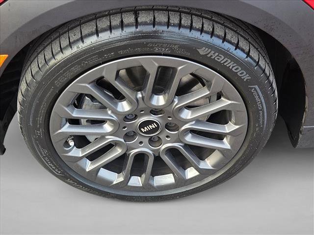 Used 2025 MINI Cooper 2-Door Hardtop FWD image 21