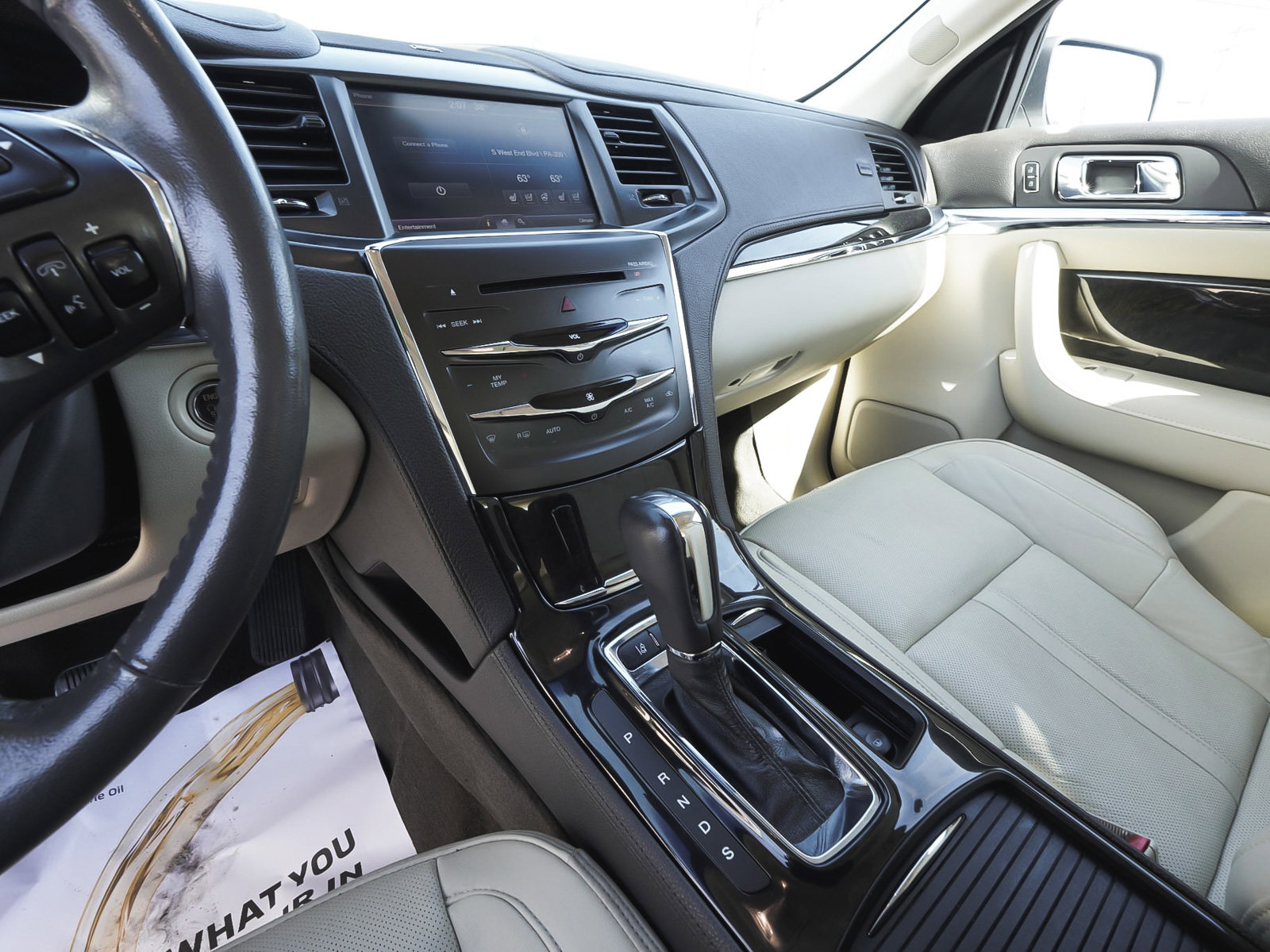 Used 2013 Lincoln MKS AWD image 23