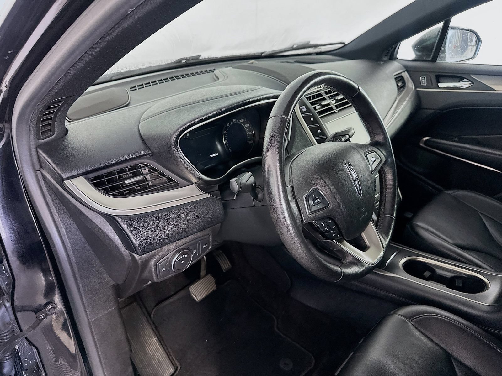 Used 2018 Lincoln MKC Premiere FWD image 9