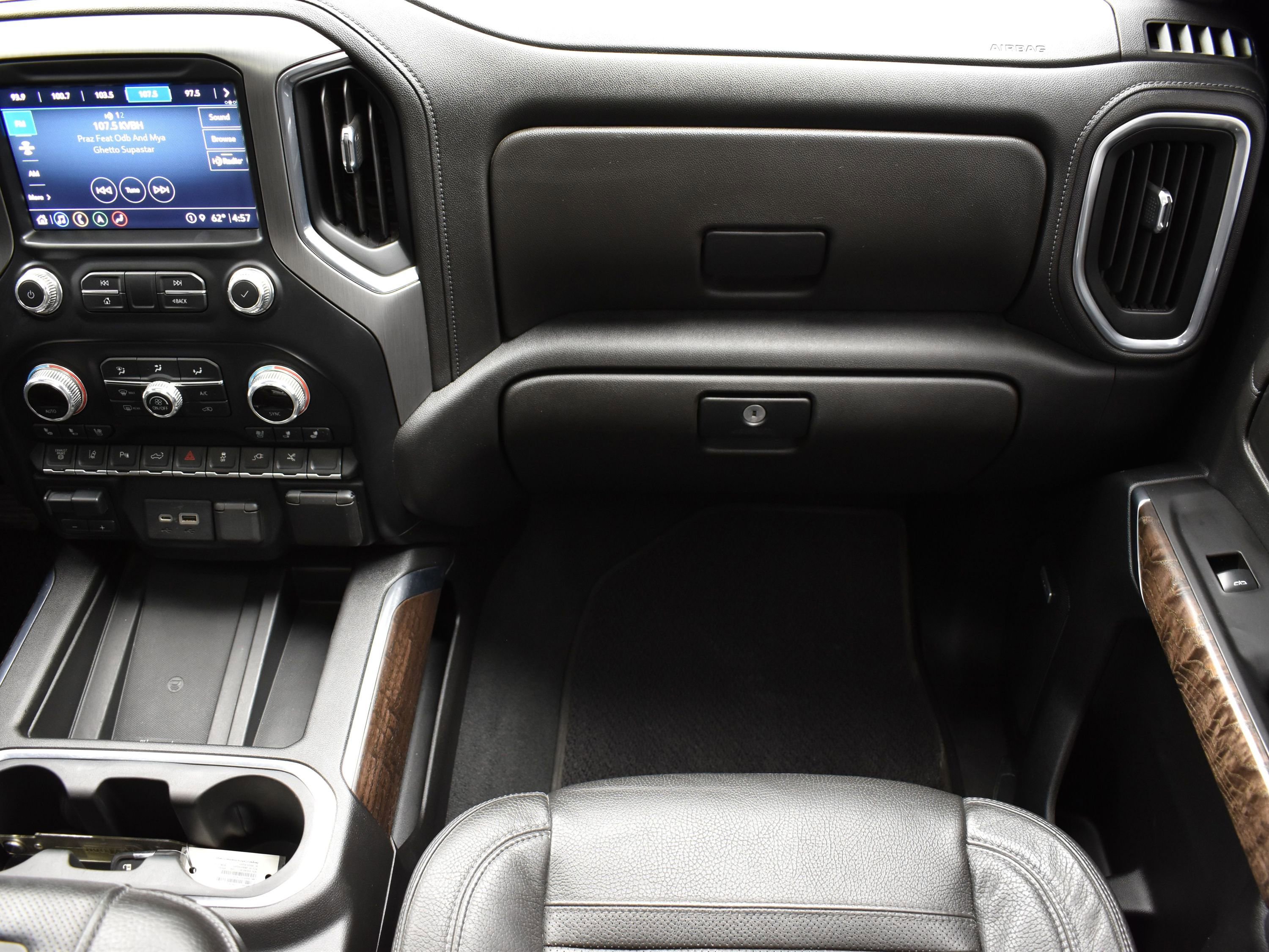 Used 2021 GMC Sierra 3500 Denali w/ Denali Ultimate Package image 38