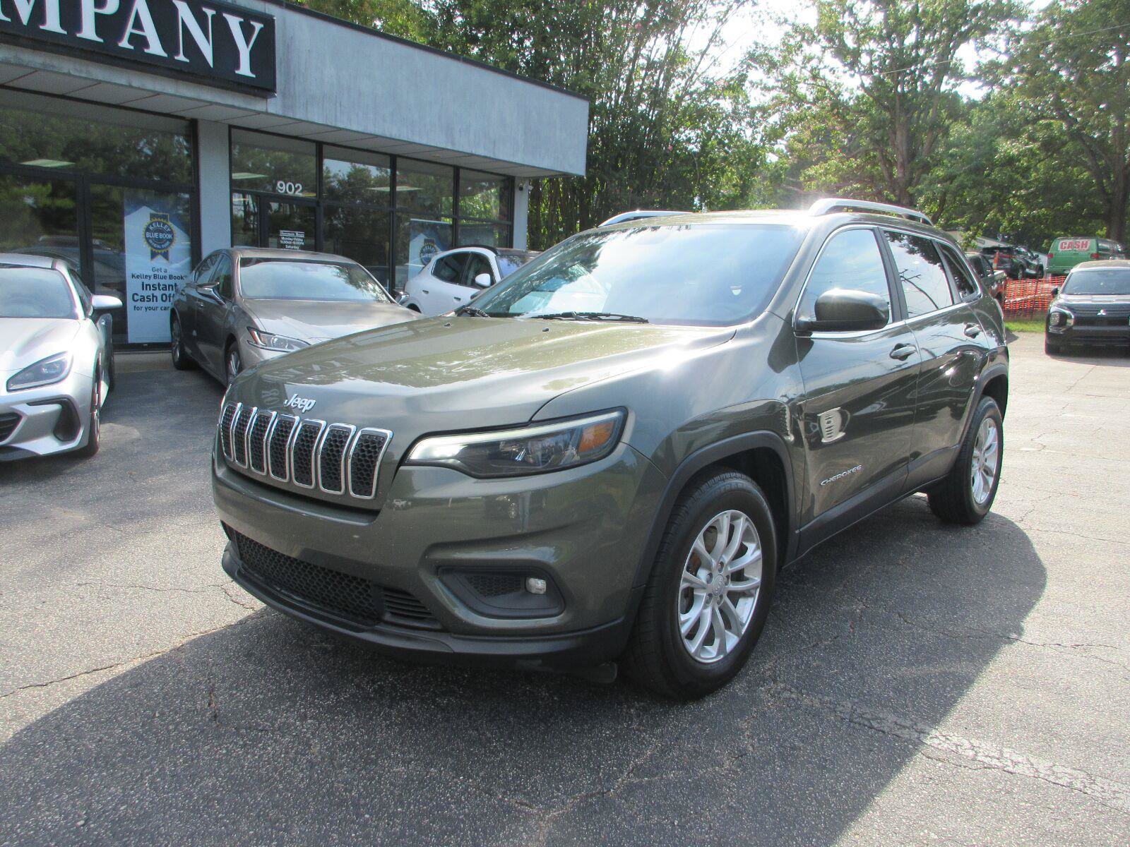 Used 2019 Jeep Cherokee Latitude w/ Popular Appearance Group FWD image 1