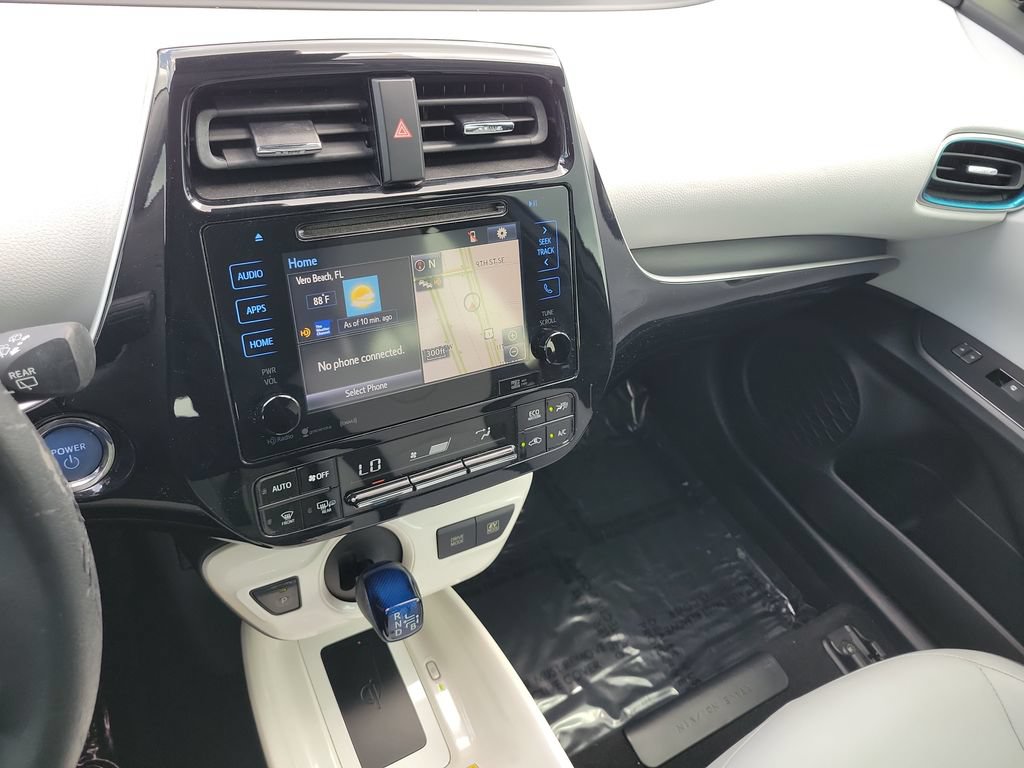 Used 2017 Toyota Prius Four FWD image 14