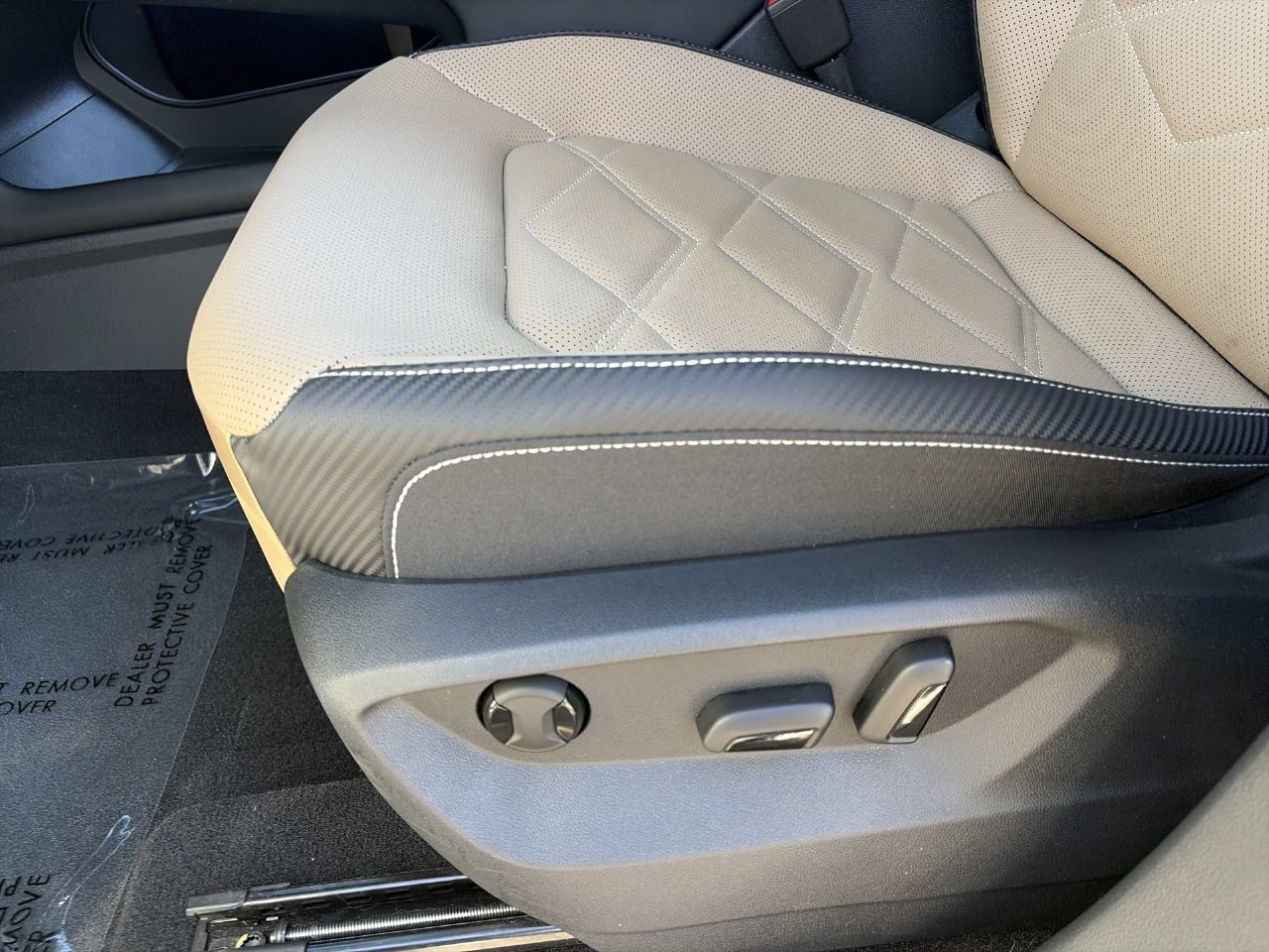 Used 2024 Volkswagen Atlas Cross Sport SE FWD image 19