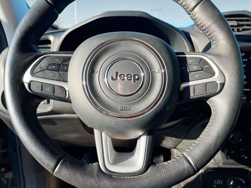 Used 2023 Jeep Renegade Latitude w/ Premium Group image 11