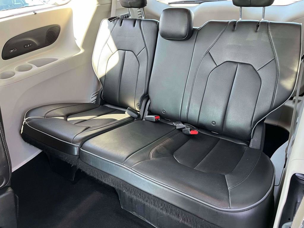 Used 2020 Chrysler Pacifica Limited FWD image 10