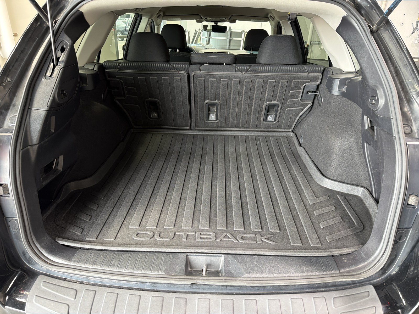 Used 2019 Subaru Outback 2.5i Premium AWD/4WD image 18