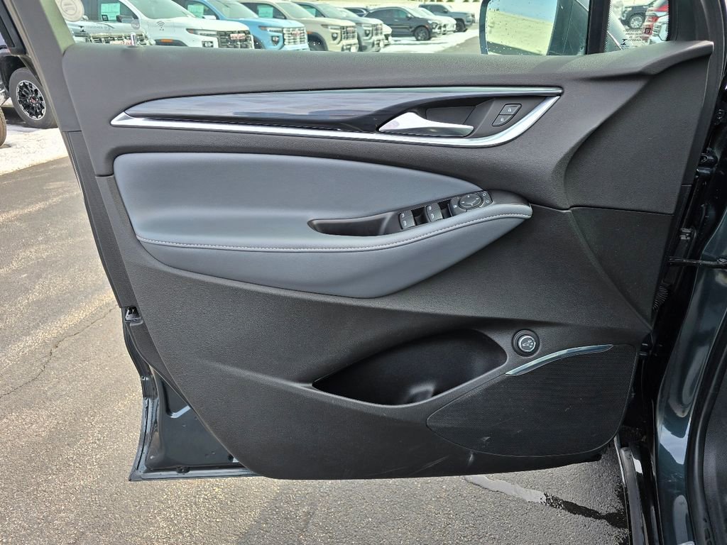 Used 2020 Buick Enclave Essence image 13