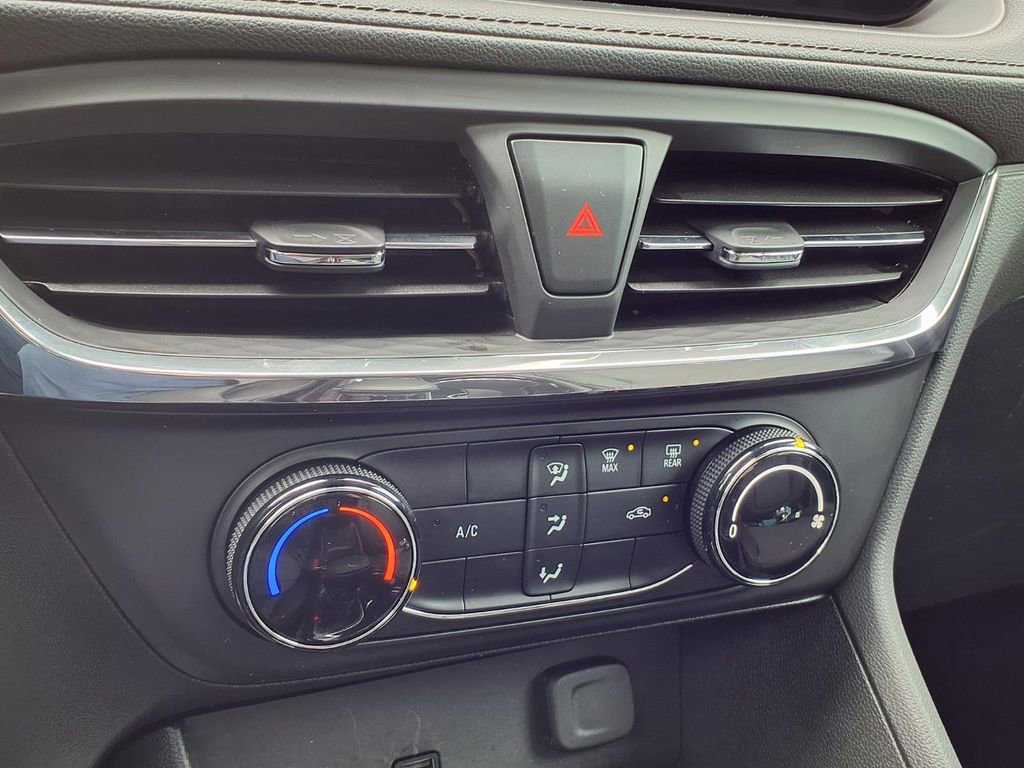 Used 2025 Buick Encore GX Preferred image 11