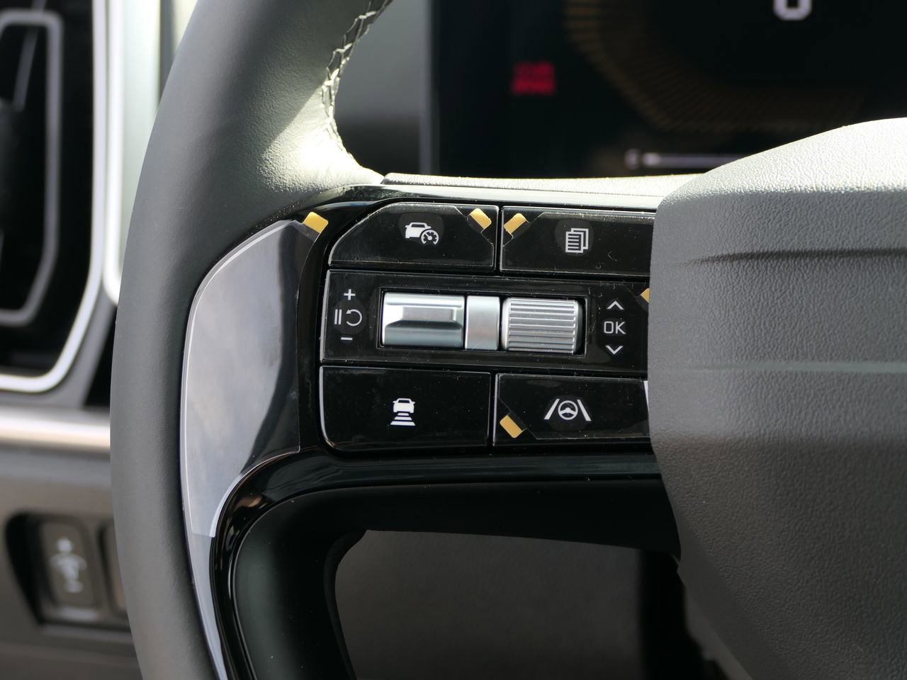 New 2026 Kia Sorento LX image 12