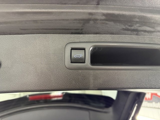 Used 2022 Toyota Highlander XLE image 10