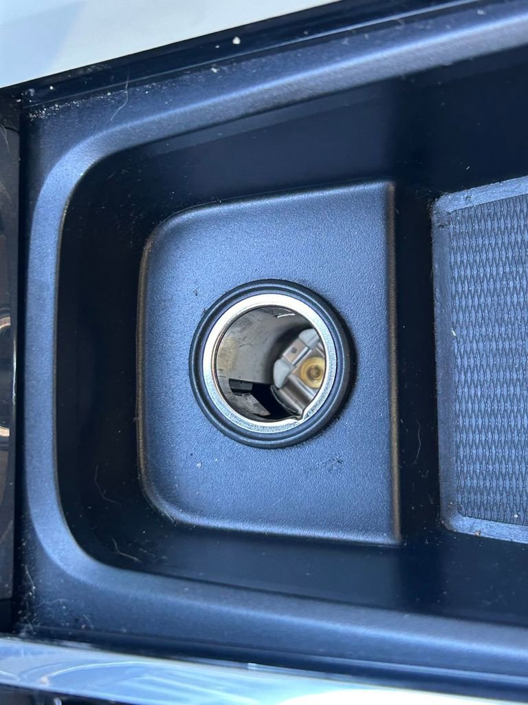 Used 2023 Volvo XC60 B5 Plus w/ Climate Package image 31