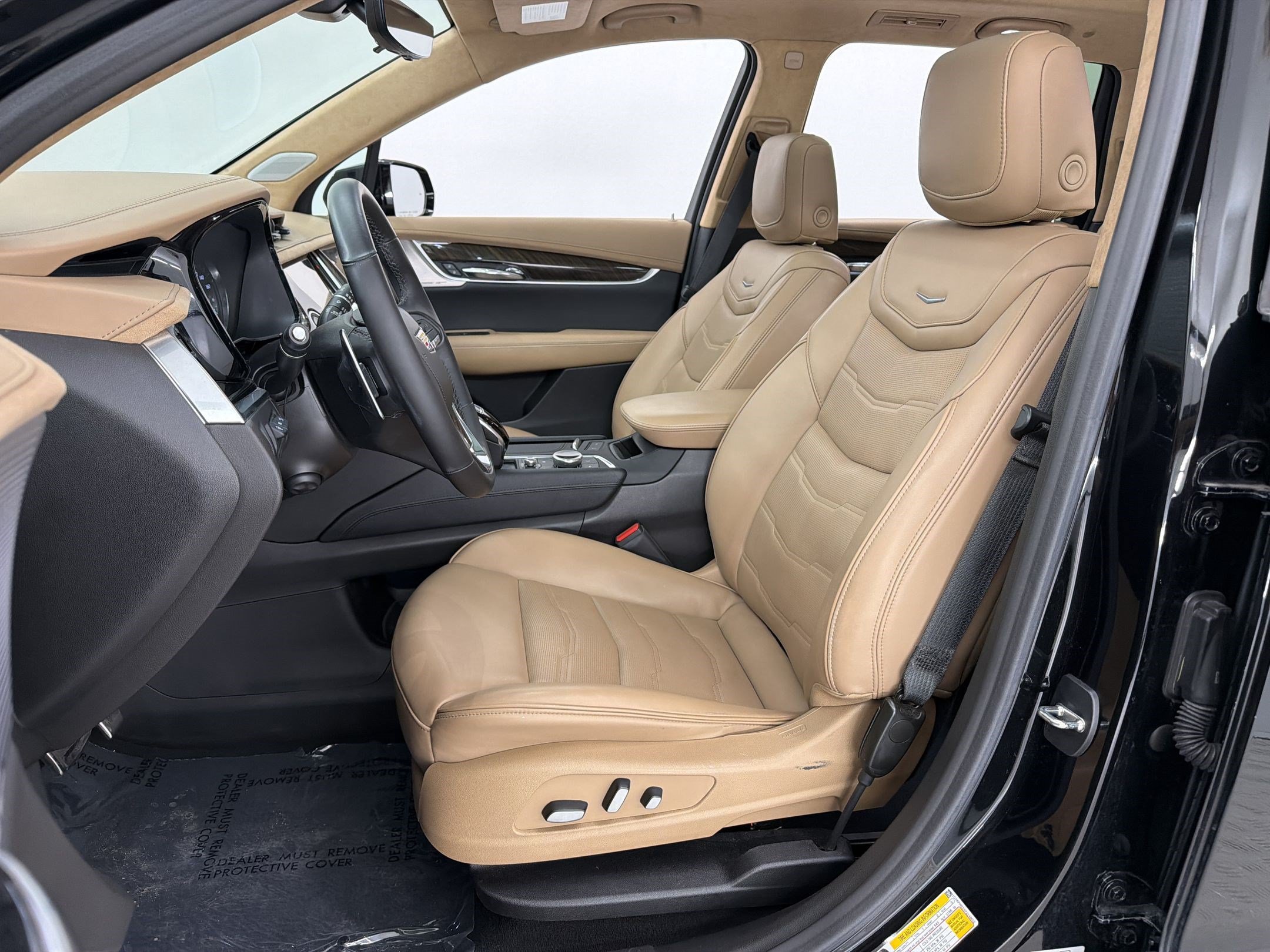 Used 2023 Cadillac XT6 Sport w/ Platinum Package AWD/4WD image 5
