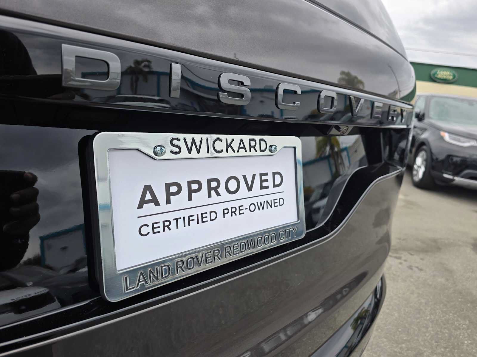 Used 2026 Land Rover Discovery Dynamic SE AWD/4WD image 13
