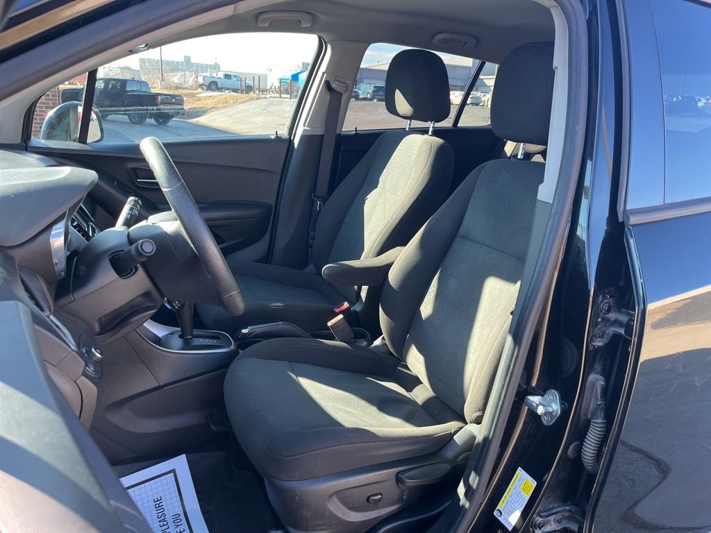 Used 2020 Chevrolet Trax LS w/ Tint and Cruise Package image 18