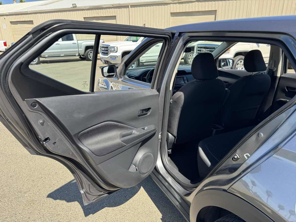 Used 2021 Nissan Kicks S FWD image 19