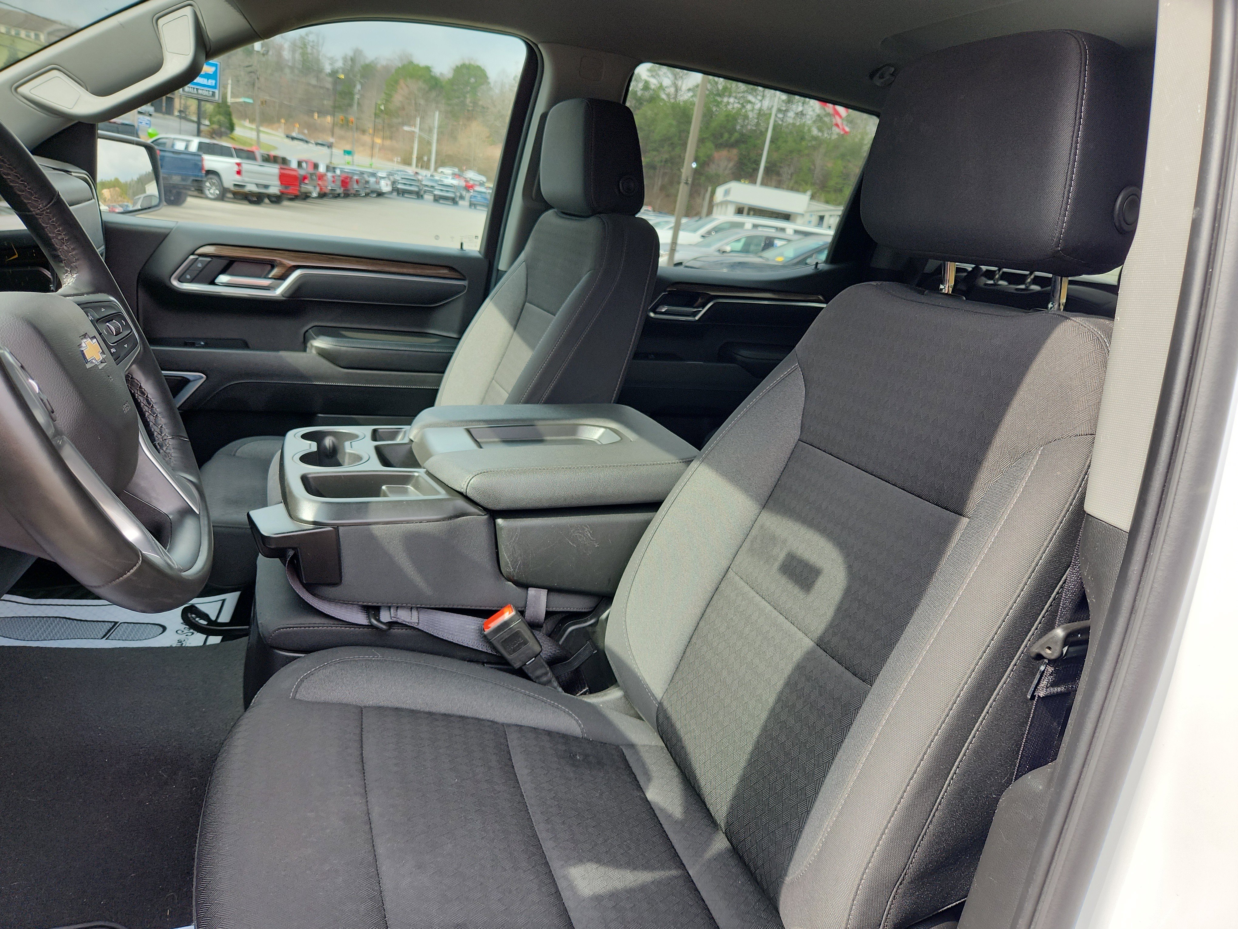 Used 2025 Chevrolet Silverado 1500 LT image 23