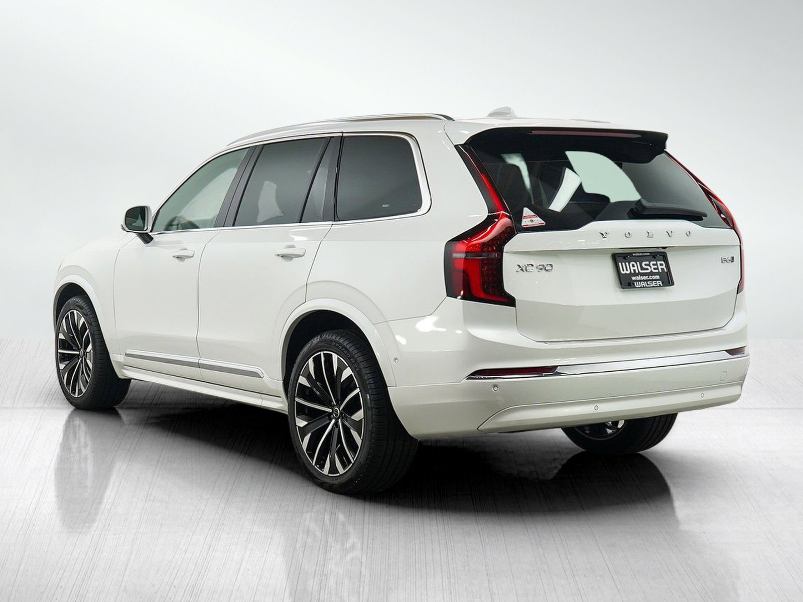 Used 2026 Volvo XC90 B6 Plus AWD/4WD image 3