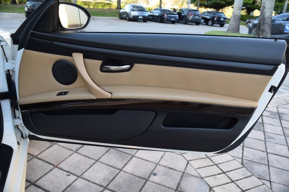 Used 2011 BMW M3 Convertible RWD image 78