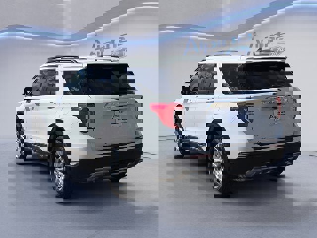 Used 2024 Ford Explorer XLT w/ Equipment Group 202A image 3