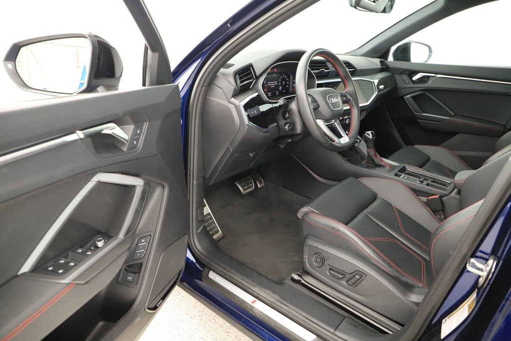 Certified 2025 Audi Q3 2.0T Premium Plus w/ Premium Plus Package AWD/4WD image 14