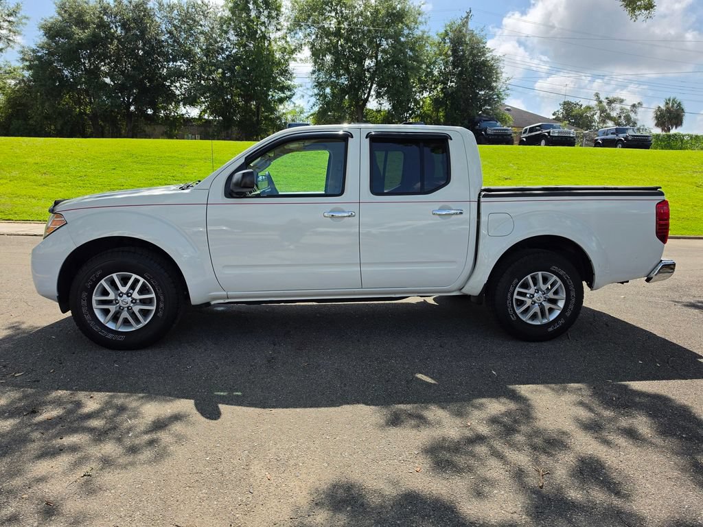 Used 2017 Nissan Frontier SV RWD image 2
