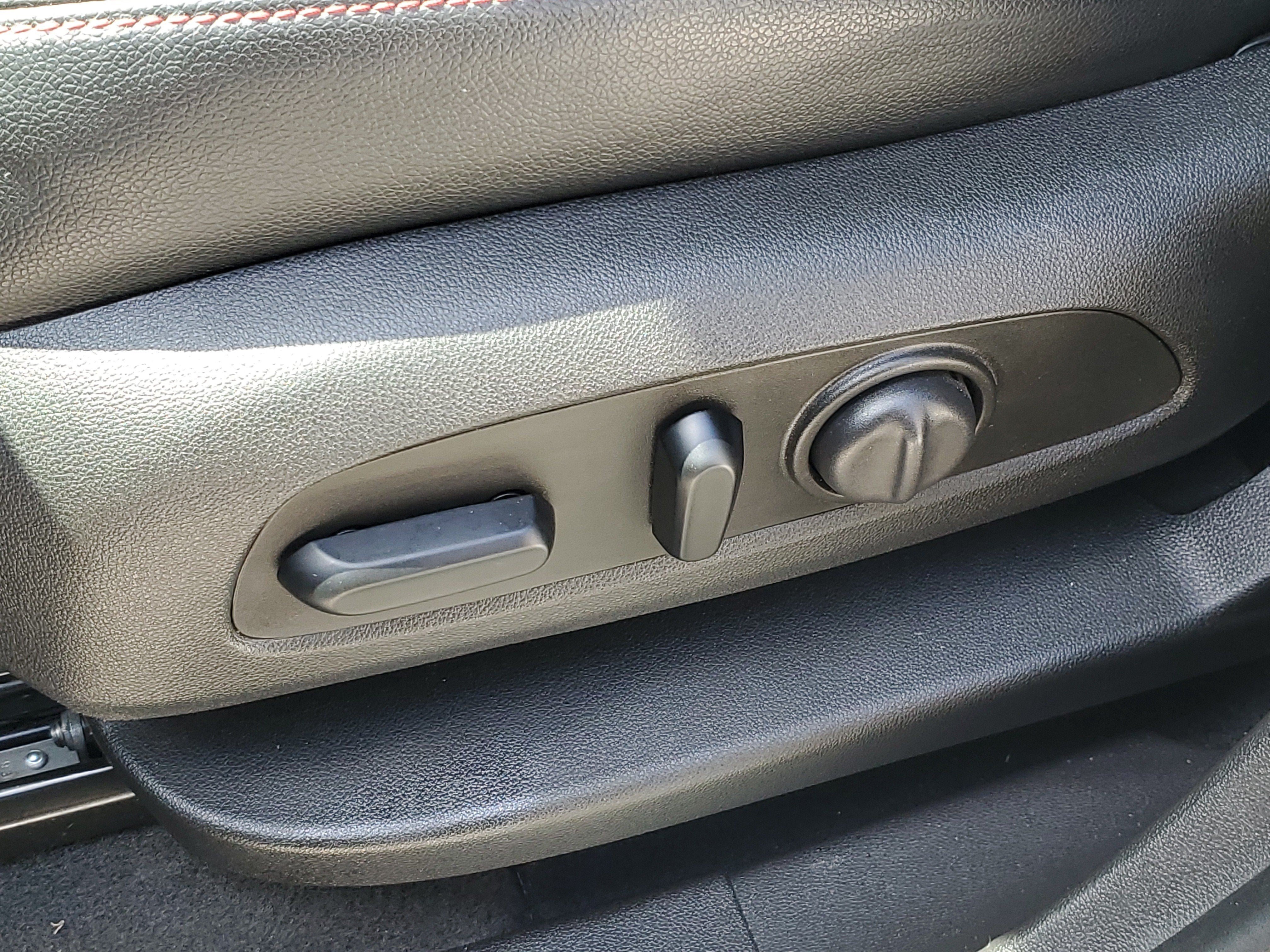 Used 2024 Chevrolet Equinox RS w/ RS Leather Package FWD image 21
