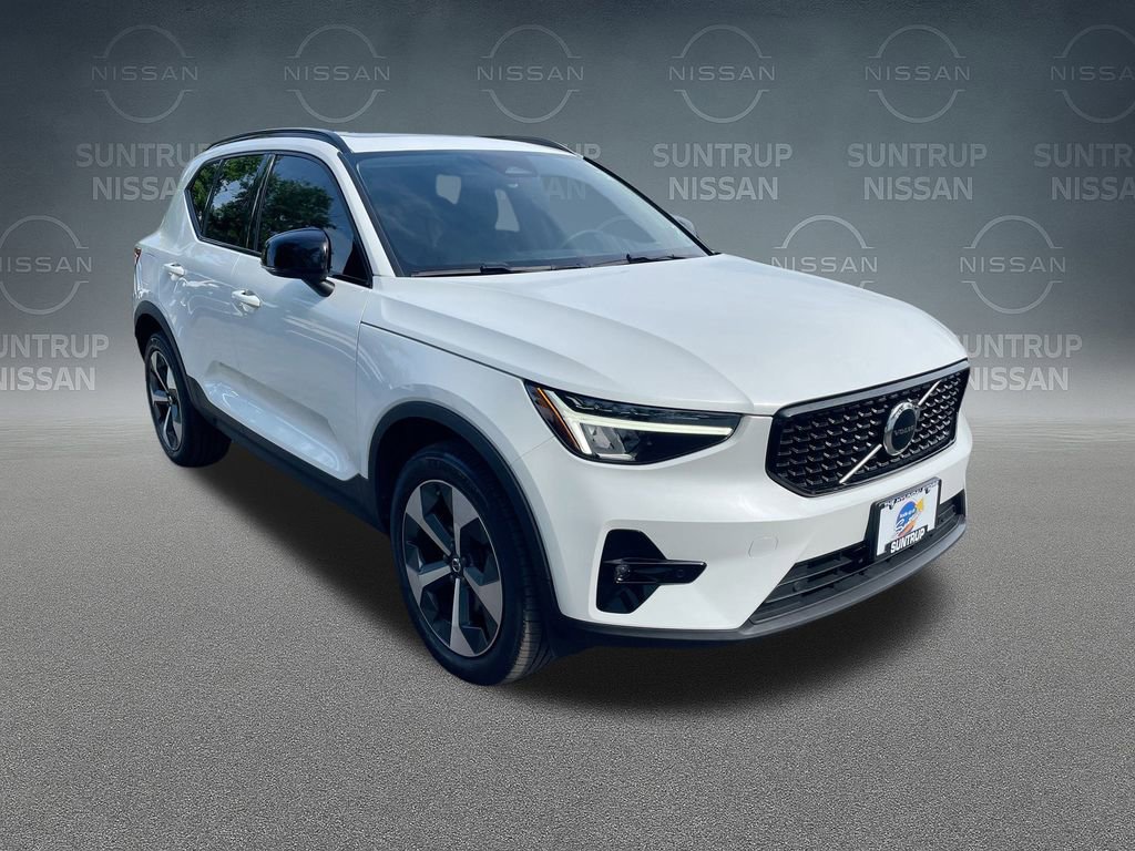 Used 2023 Volvo XC40 B5 Plus w/ Protection Package Premier image 58