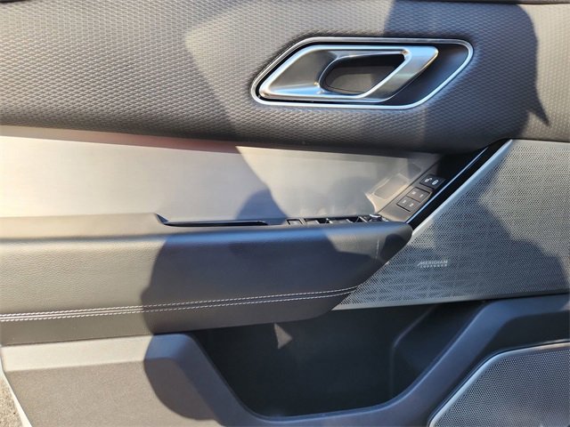 Used 2018 Land Rover Range Rover Velar R-Dynamic SE image 23