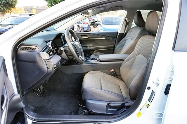 Used 2026 Toyota Camry Hybrid FWD image 21